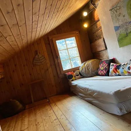 Chalet La Paz With Hotpot And Sauna Dağ evi Törbel